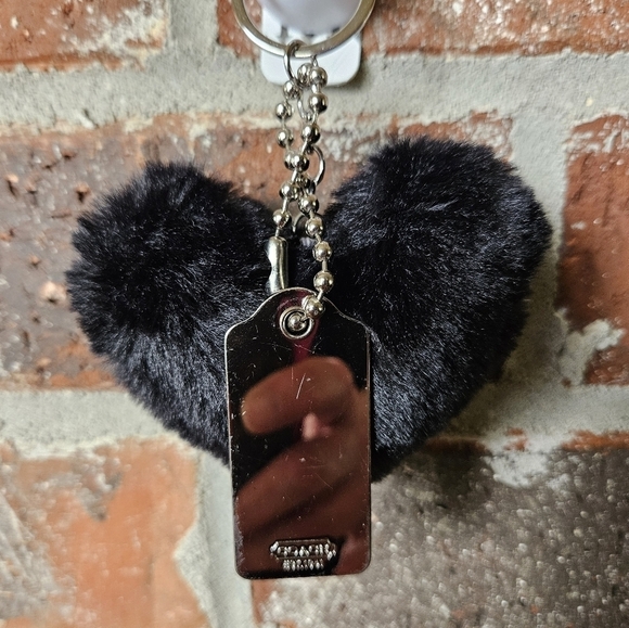 Silver metal coach hangtag with black fuzzy heart - Picture 2 of 2